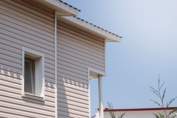 Cost of Vinyl Siding Hole Repair in Doylestown